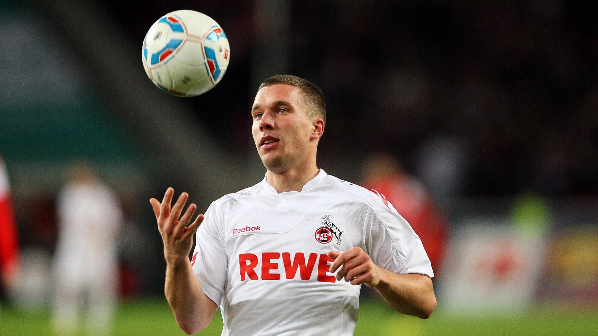 AYX体育-东契奇连线队友完成空接引爆全场，东契奇 集锦